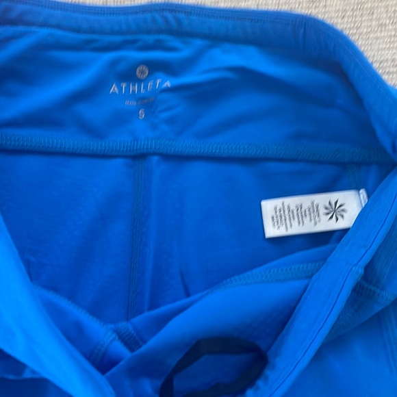 ATHLETA Crops with pockets - only worn twice Small S - Picture 2 of 6